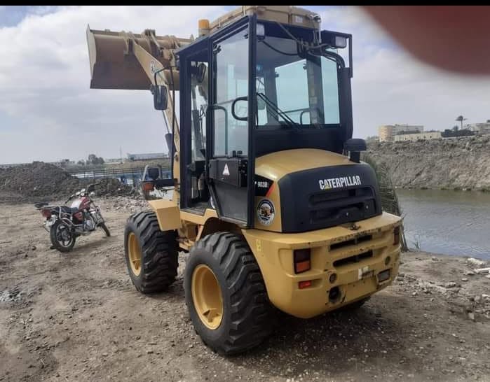 لودر CAT 903